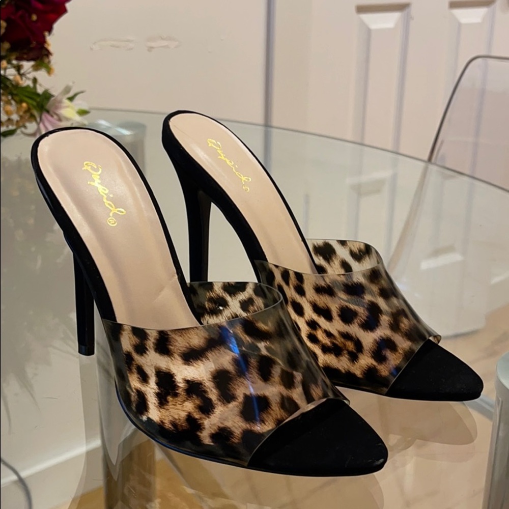 Qupid Clear Cheetah Shoe size 7.5